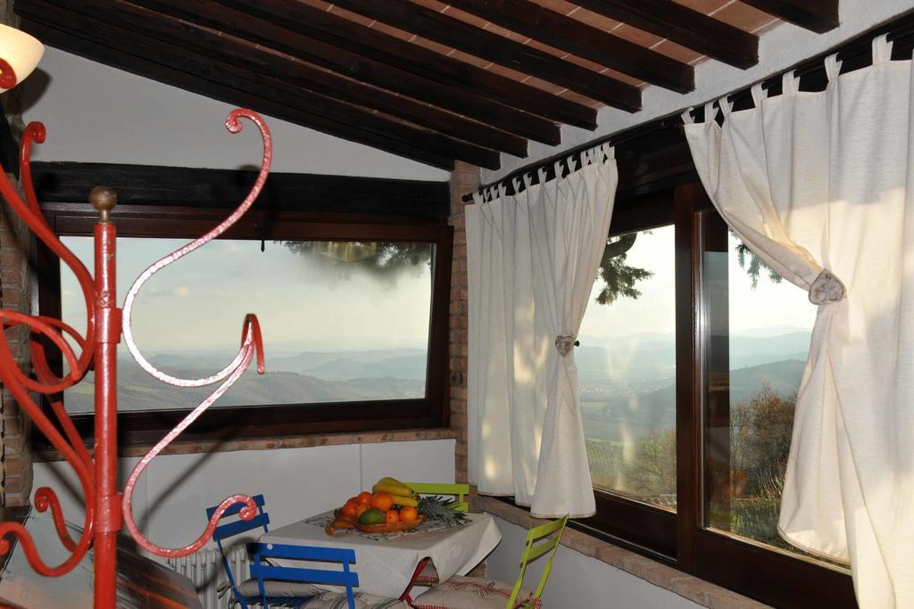 Agriturismo La Bicocca - Apt. "Il Leccio" Кастель-Ригоне Экстерьер фото