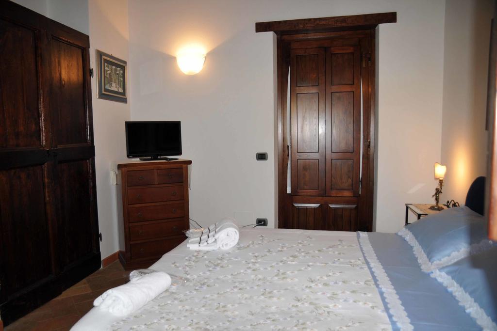Agriturismo La Bicocca - Apt. "Il Leccio" Кастель-Ригоне Экстерьер фото