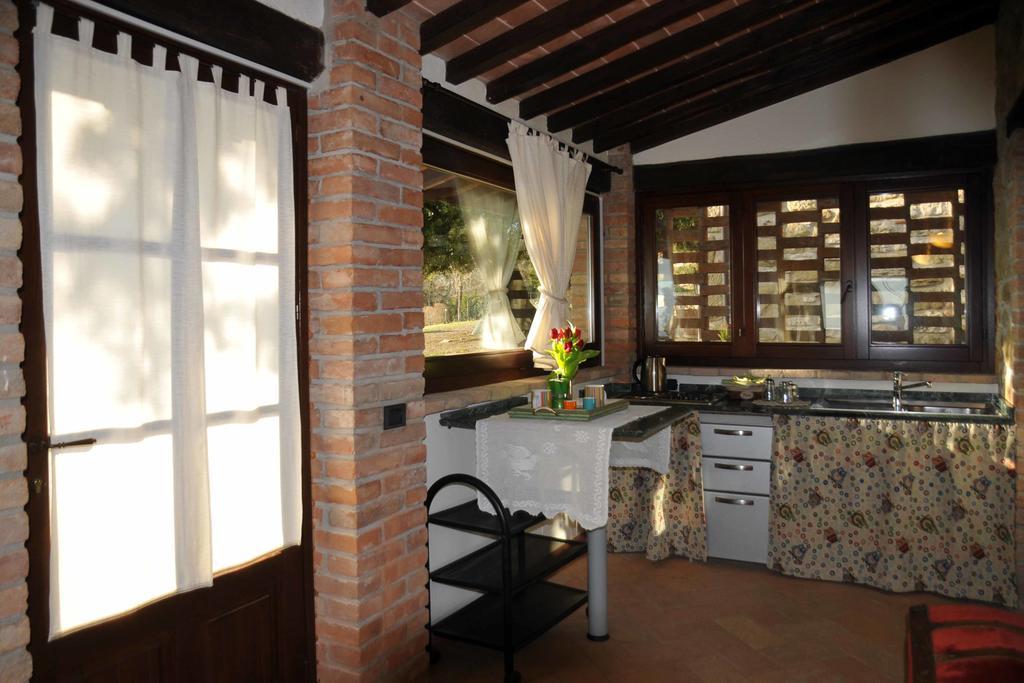 Agriturismo La Bicocca - Apt. "Il Leccio" Кастель-Ригоне Экстерьер фото